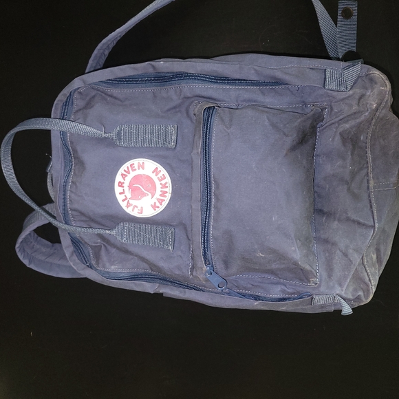 Kånken Navy Backpack - Picture 4 of 6